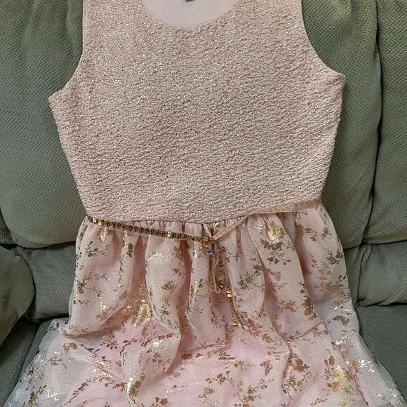 Girls dress